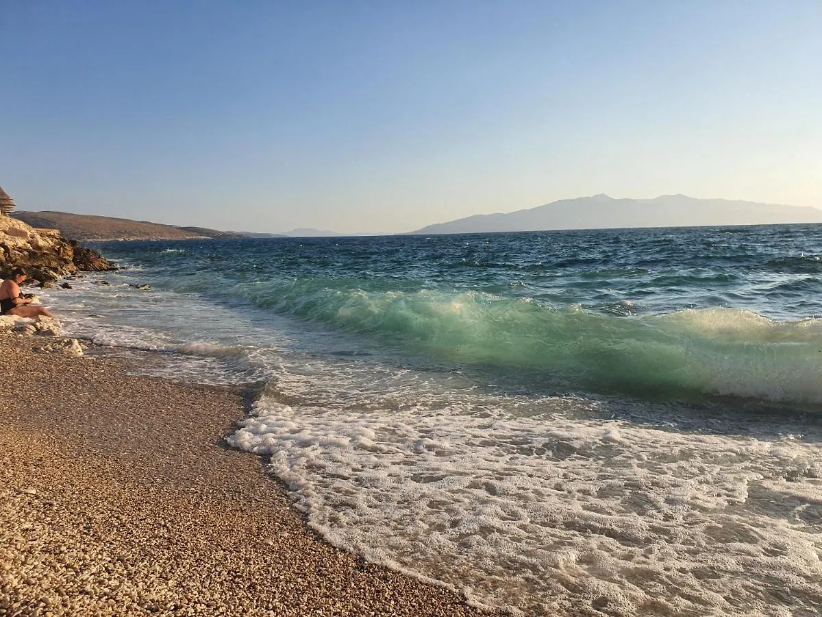 Luxury Sea View Apartment With Private Beach Just A Few Steps From The Center Palasë Albania
