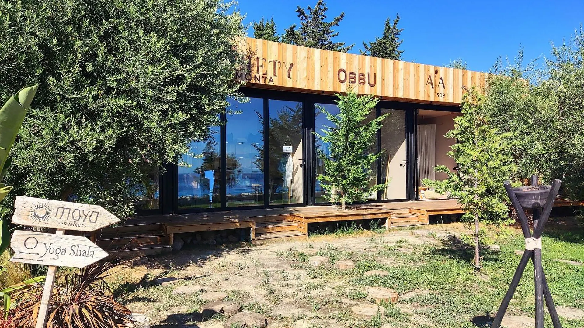 Luxury Sea View Apartment With Private Beach Just A Few Steps From The Center Palasë 0*,