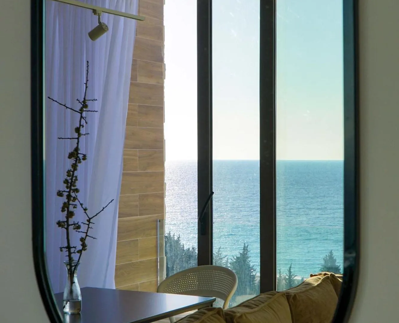 Luxury Sea View Apartment With Private Beach Just A Few Steps From The Center Palasë